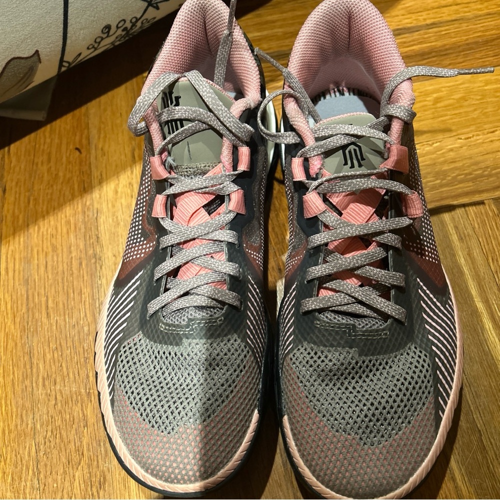 Nike Flytrap 5 pink/gray